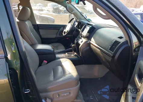 2011 Toyota Land Cruiser V8 (A6) из США, поврежденный, VIN JTMHY7AJ4B5011231